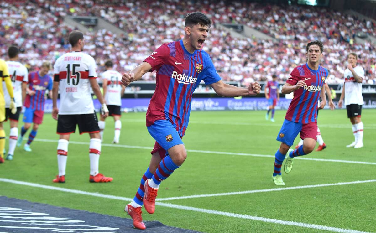 Yusuf Demir celebra un gol con el Barça