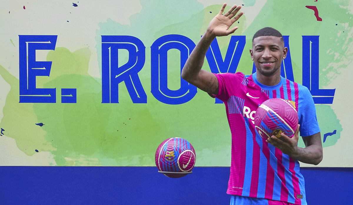 Emerson Royal during his official presentation with the Barça