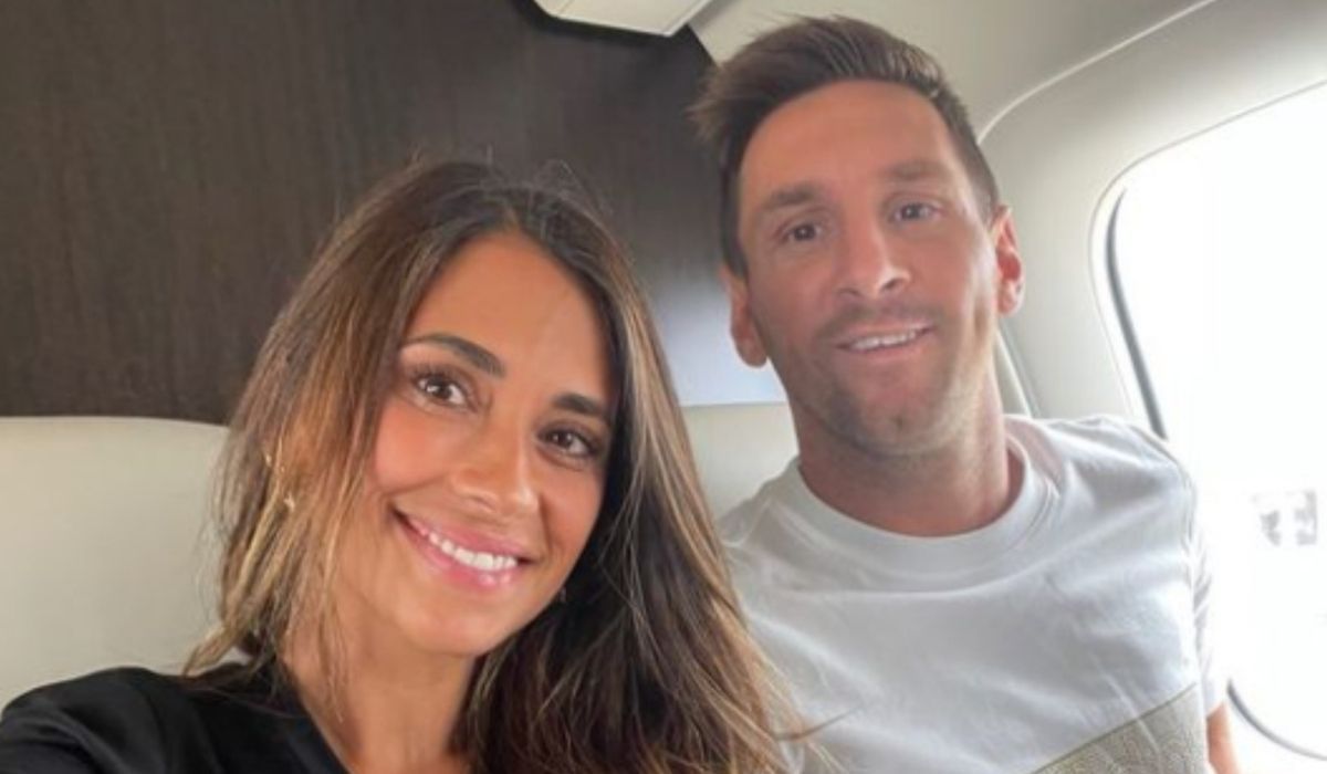 Antonela Roccuzzo And Lionel Messi walk to Paris / Source: @antonelaroccuzzo