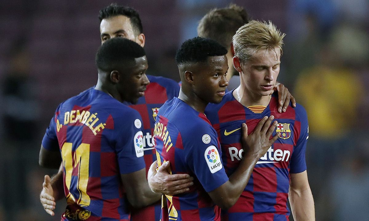 Dembélé, Ansu Fati y Frenkie de Jong, celebrando un gol con el Barça