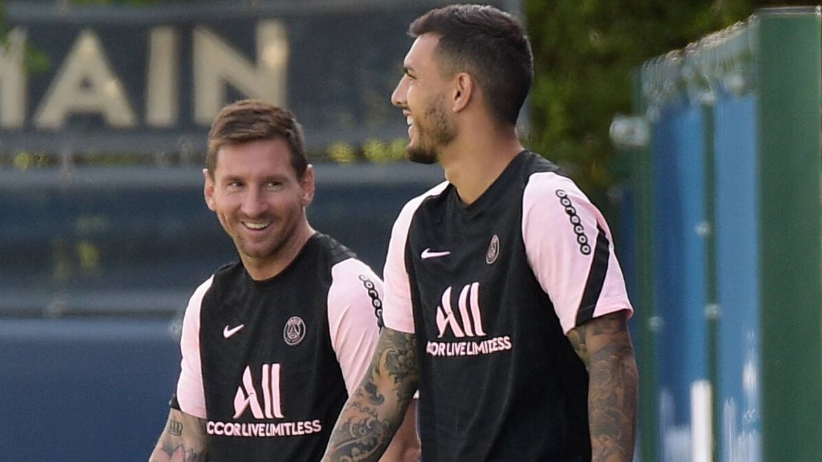 Leo Messi and Leandro Paredes during a training of the PSG