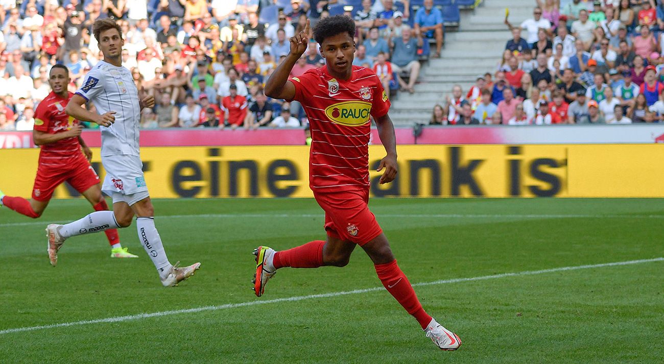 Karim Adeyemi celebrates a goal with the RB Sazlburg