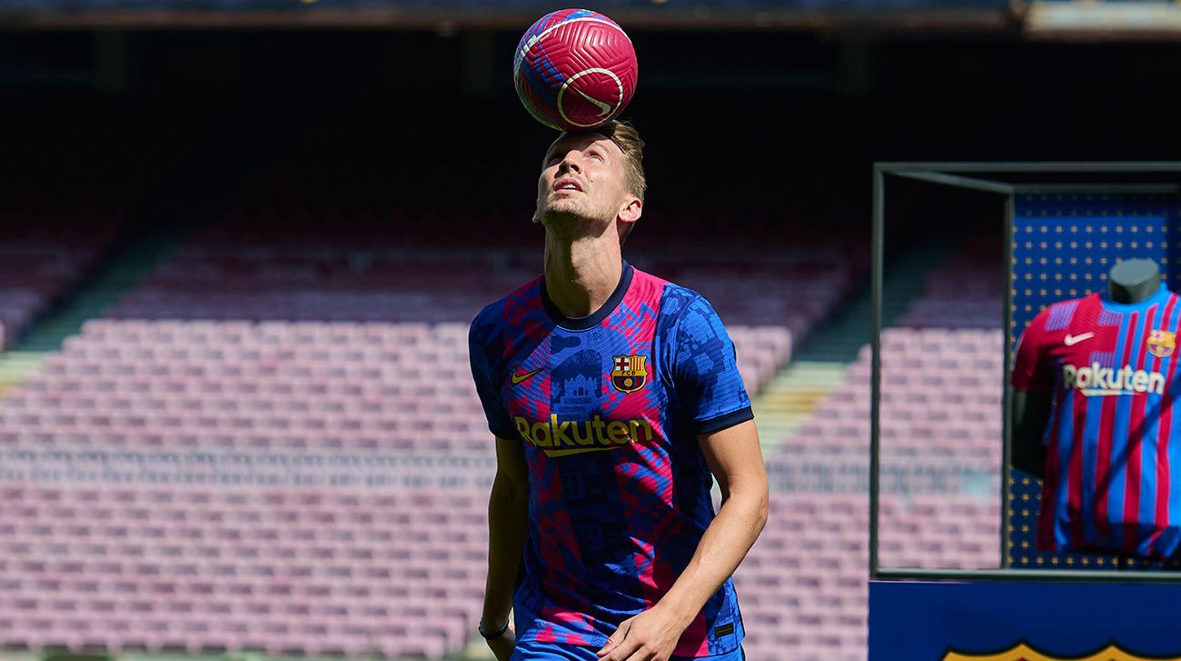 Luuk Of Jong in his presentation with the Barça