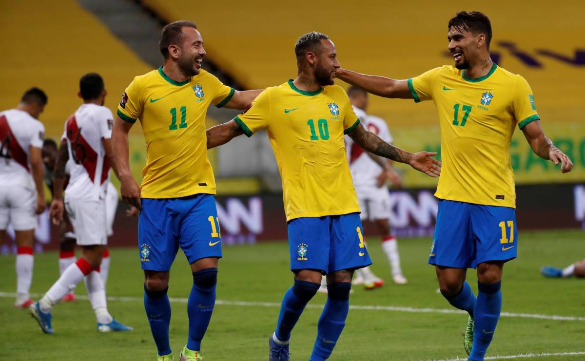 Neymar Jr. celebra uno de los tantos de Brasil ante Perú