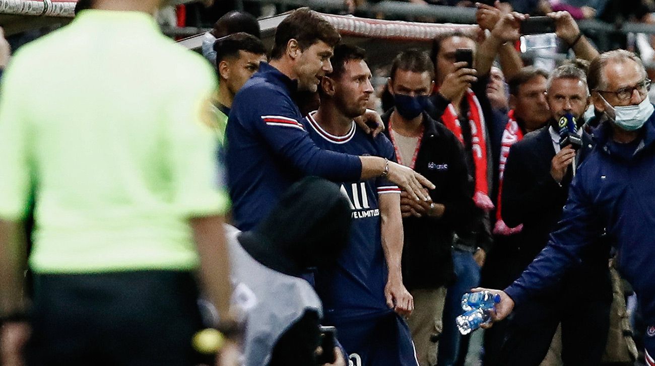 Pochettino y Leo Messi en un partido del PSG