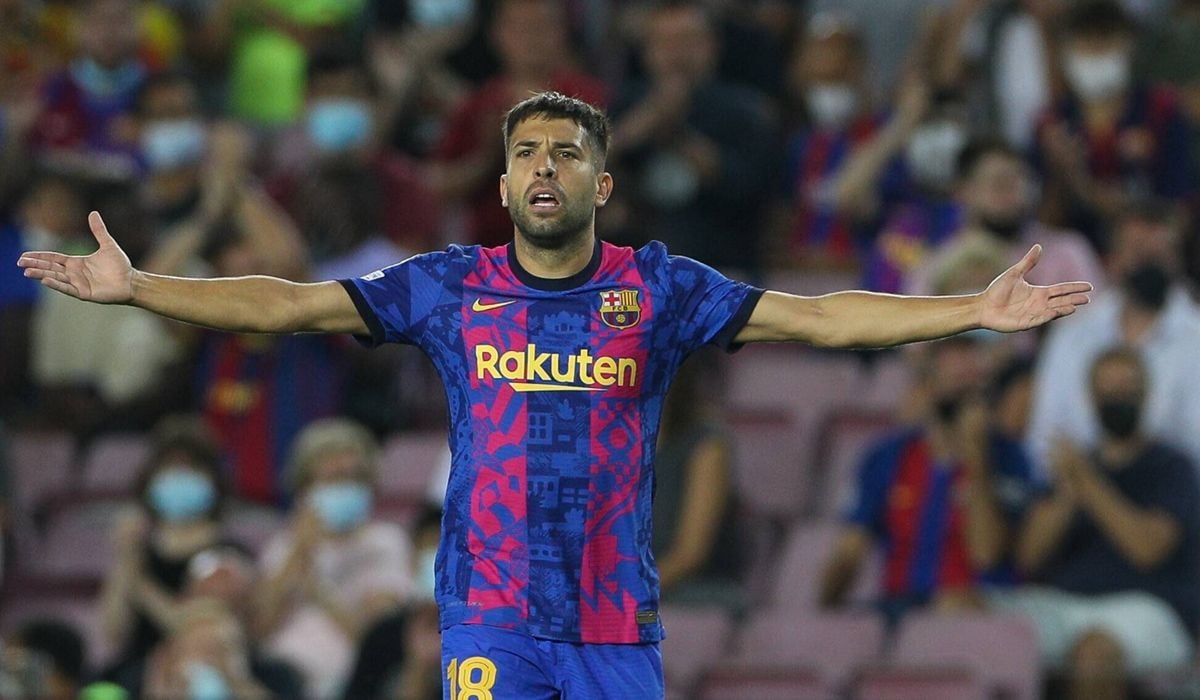 Another bad news: Jordi Alba forced and noticed a prick in the Barça-Bayern