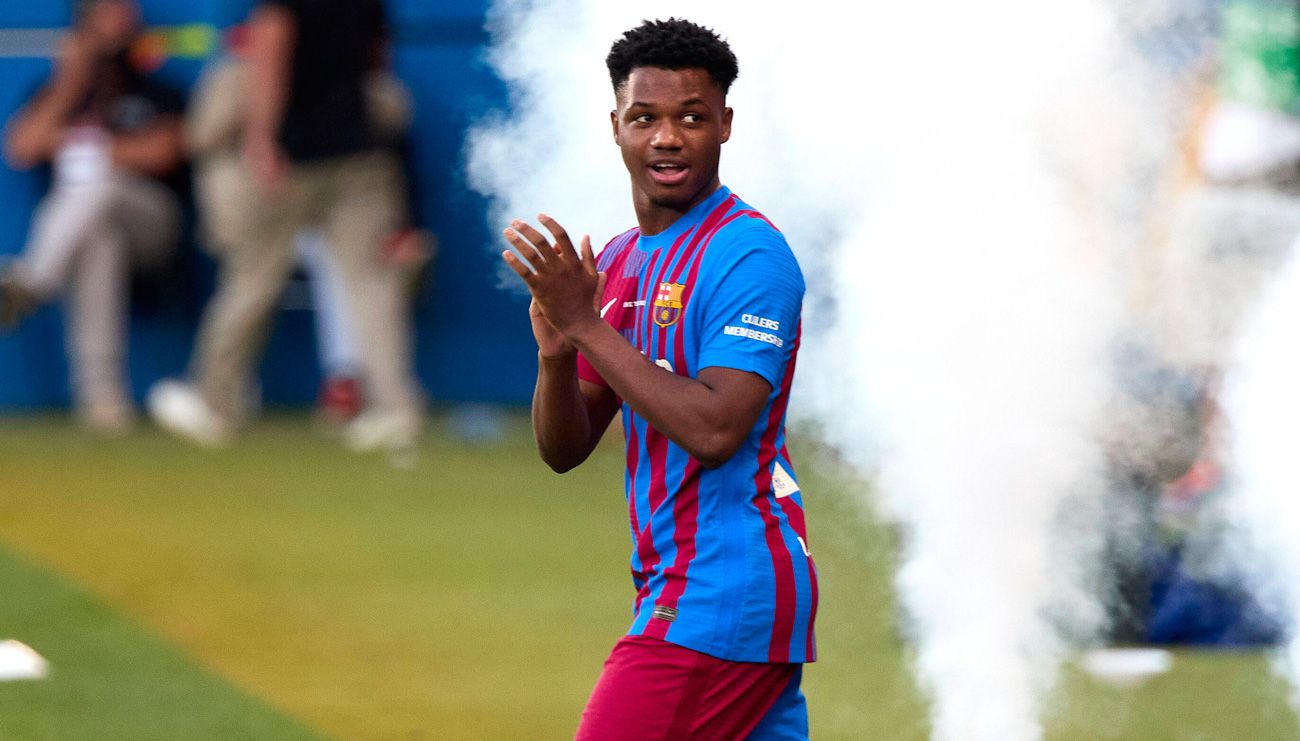 Ansu Fati saliendo a la presentación del Gamper