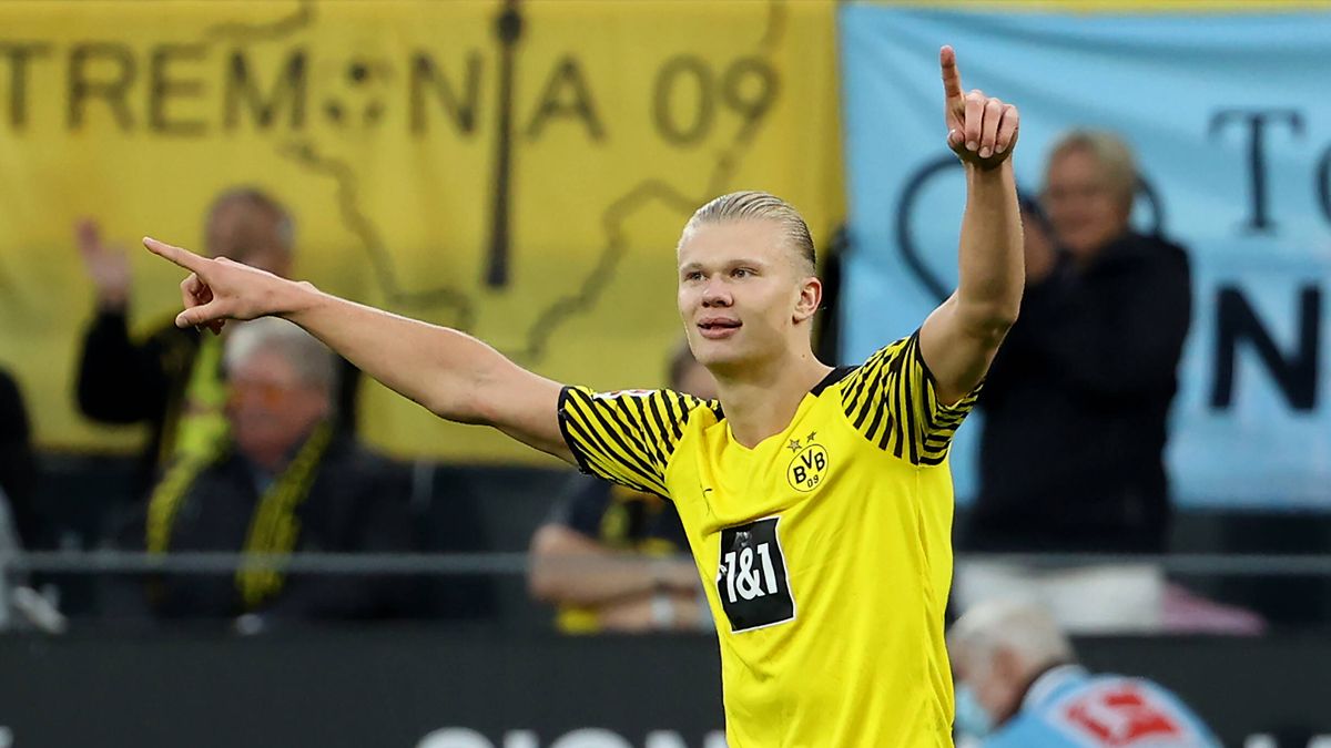 Erling Haaland celebra un gol con el Dortmund