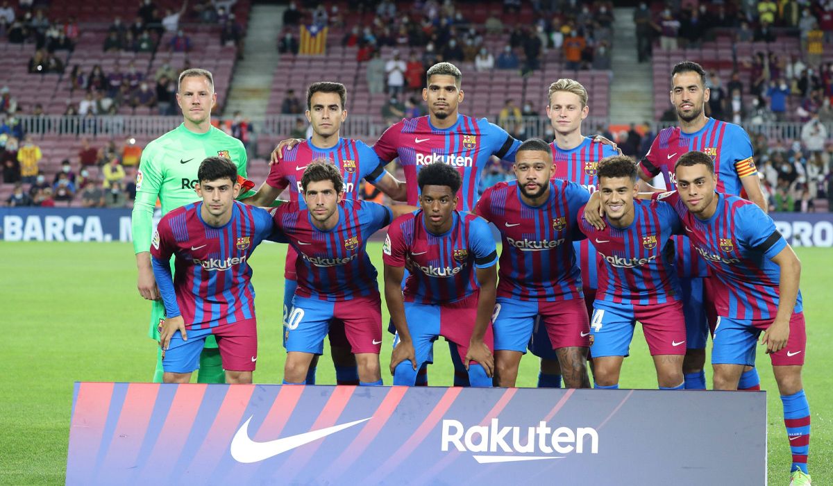 El Barça saltó con una plantilla plagada de 'bebés'