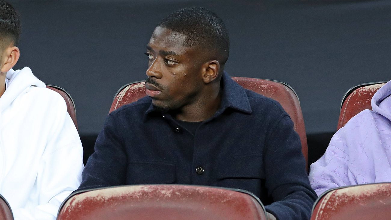 Ousmane Dembélé en las gradas del Camp Nou