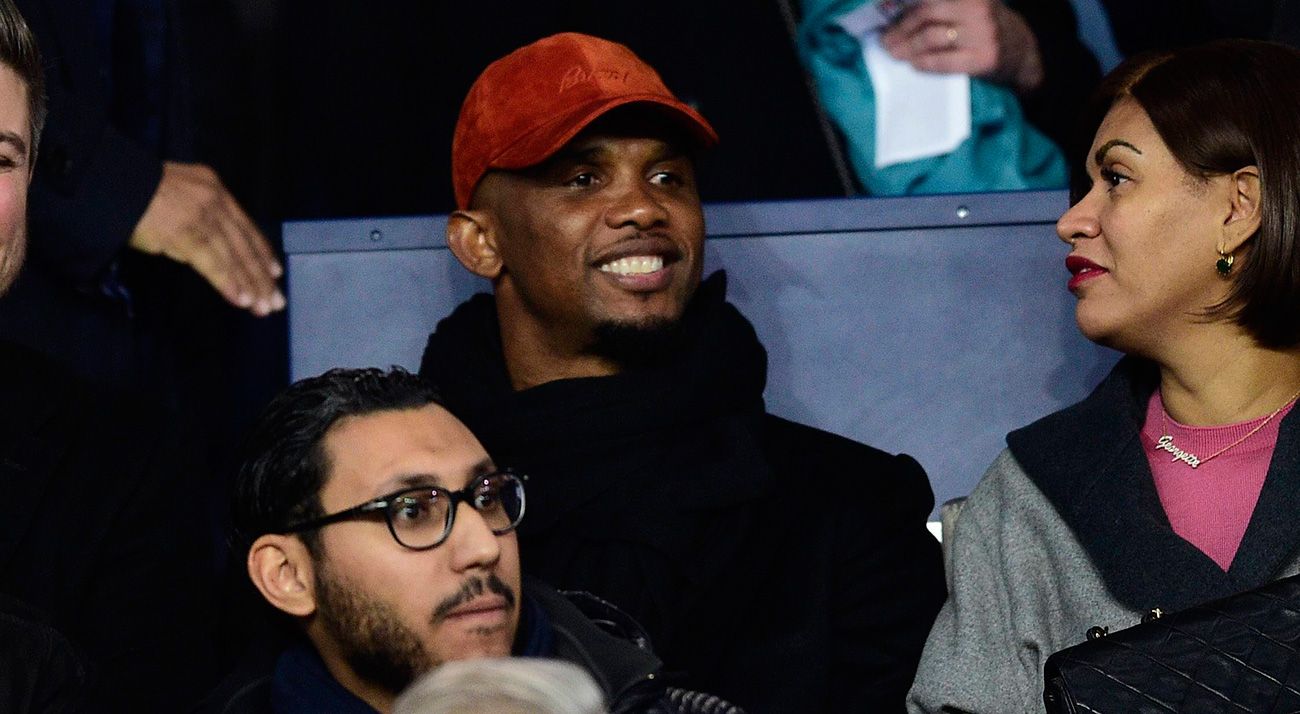 Samuel Eto'or seeing a party in a loge