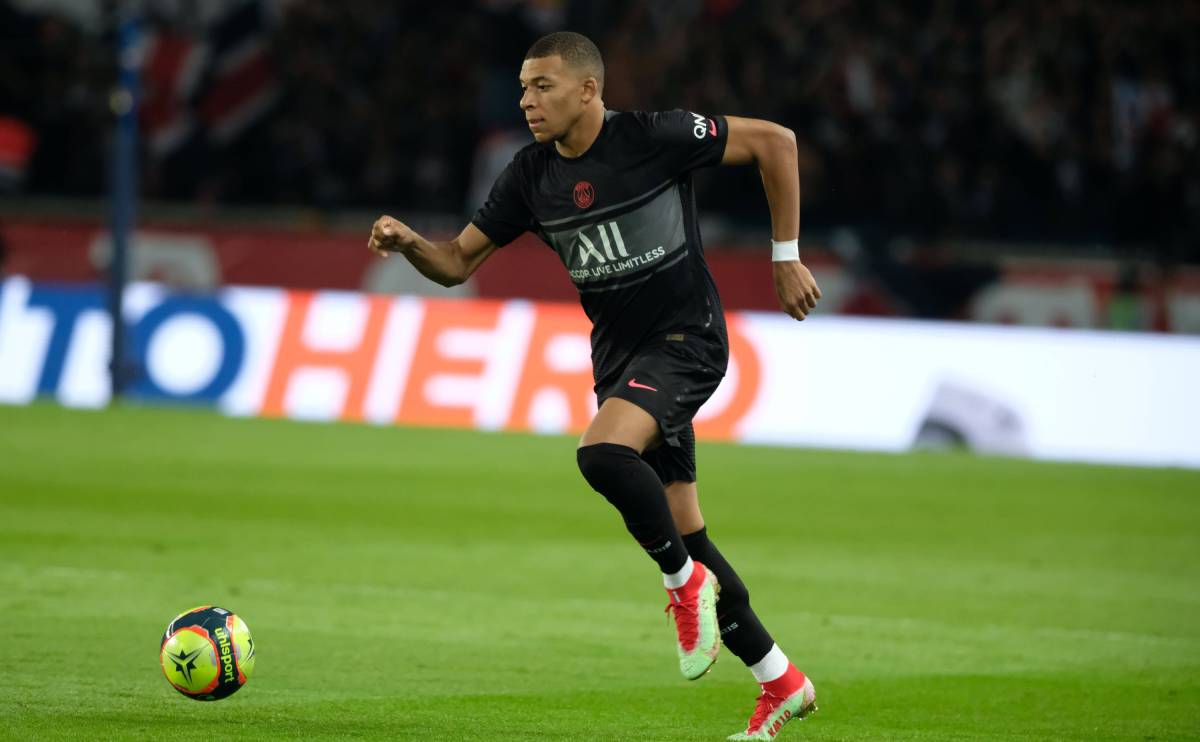 Kylian Mbappé, in a meeting of the PSG