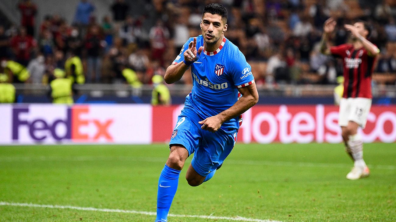 Luis Suárez celebra su gol al Milán
