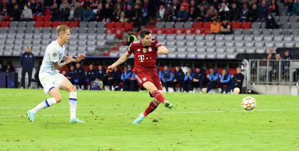 Lewandowski In the party of the Bayern Munich and the Dinamo of Kiev