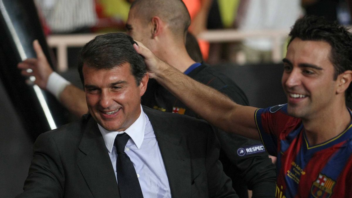 Xavi Hernández and Joan Laporta, in a file image