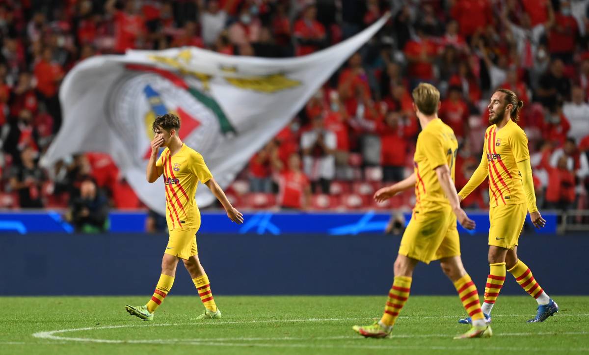 Gavi, Of Jong and Mingueza abandon the field after the defeat in front of the Benfica