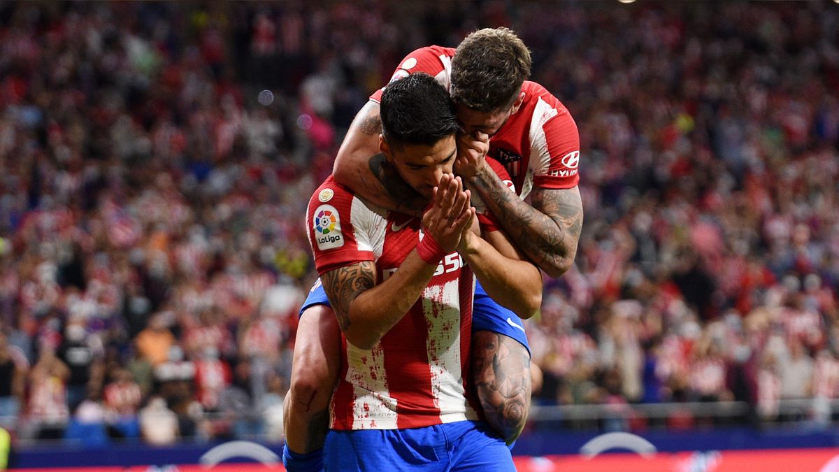 Luis Suárez celebrates his goal against the Barça