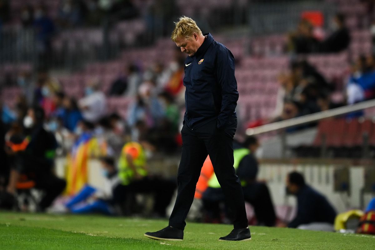 Koeman en el partido entre el Barcelona y el Atlético de Madrid