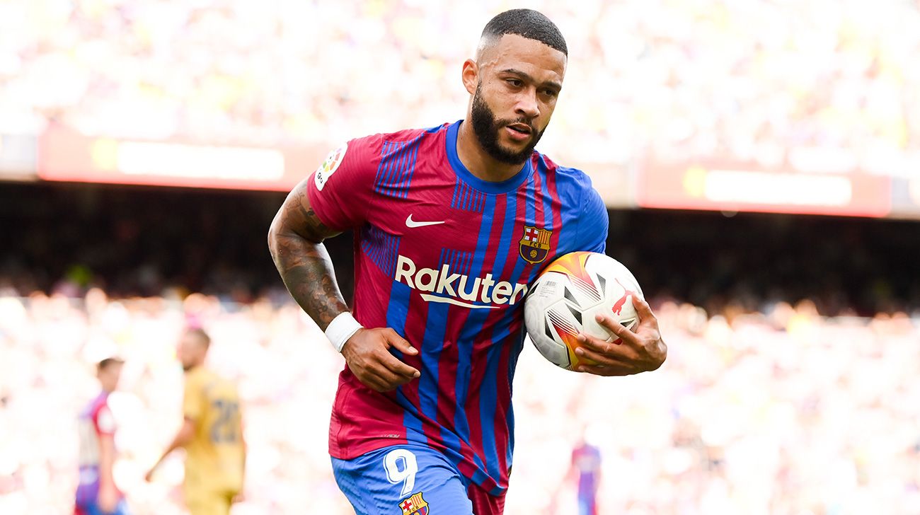 Memphis Depay en un partido con el Barcelona
