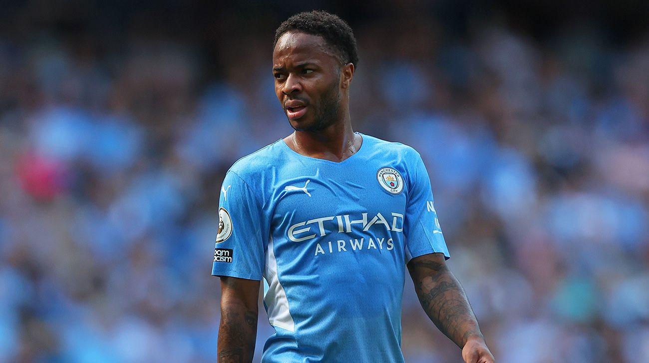 Raheem Sterling en un partido con el City