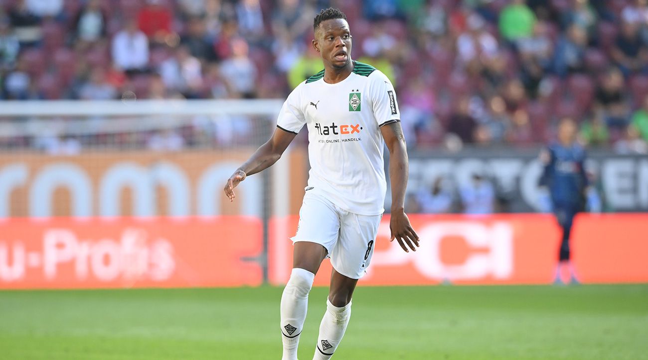 Denis Zakaria in a party with the Mönchengladbach