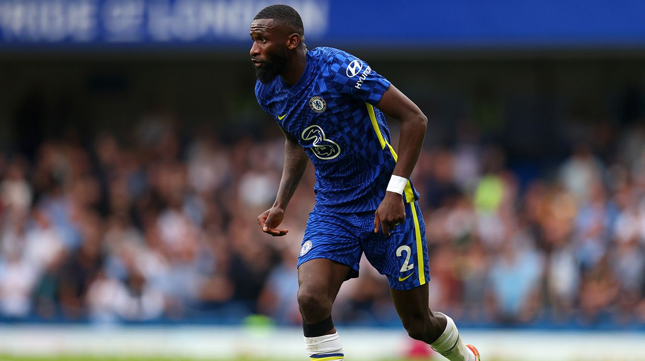Antonio Rüdiger en un partido del Chelsea