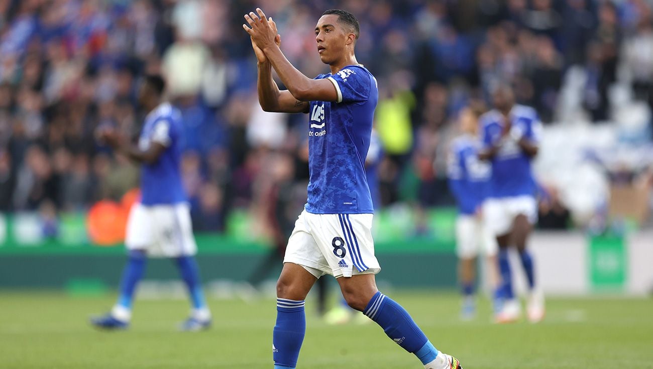 Youri Tielemans Applauds after the party