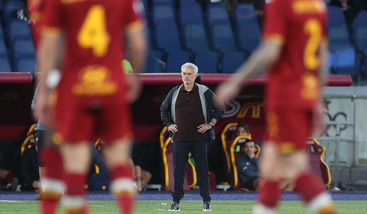 Mourinho durante el duelo de la Roma ante el Nápoles