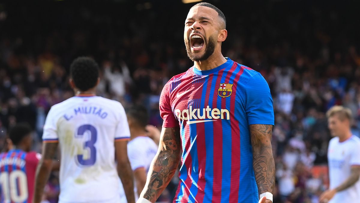 Memphis Depay durante el Clásico Barça-Real Madrid