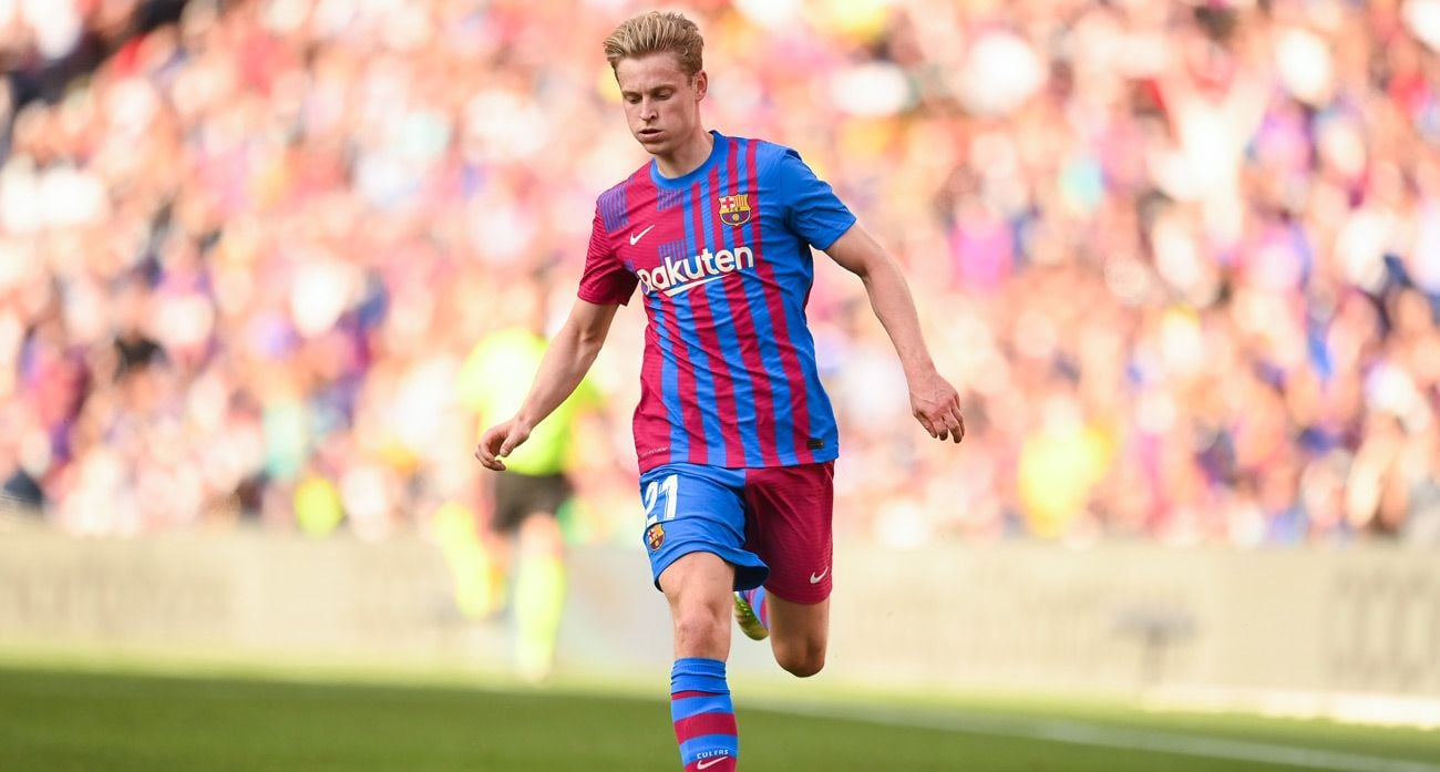 Frenkie Of Jong in the Classical in front of the Madrid