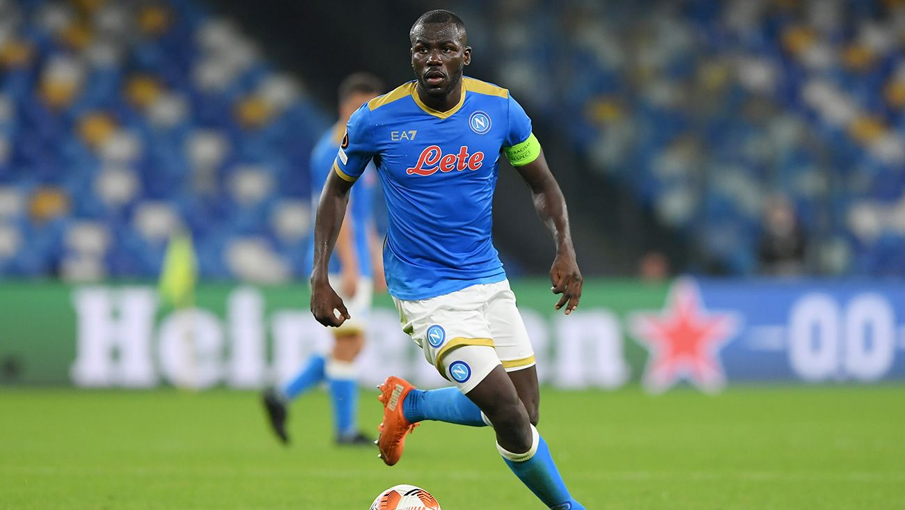 Koulibaly en un partido con el Nápoles