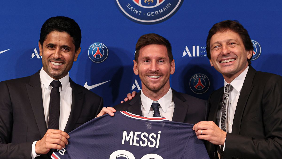 Nasser Al-Khelaïfi, Leo Messi and Leonardo during the Argentine's presentation at PSG