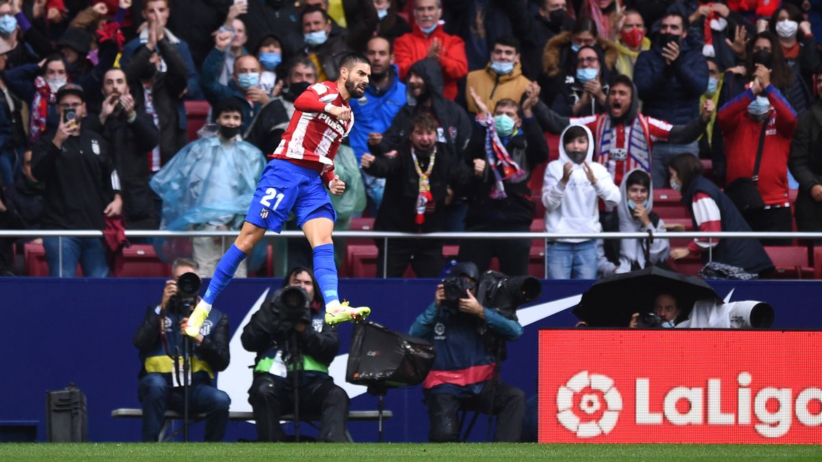 Carrasco celebrando un gol en el Atleti-Betis de LaLiga