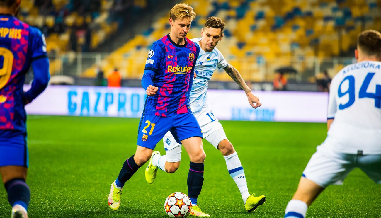Frenkie Of Jong in the party in front of the Dynamo / Image: Twitter Official FCB