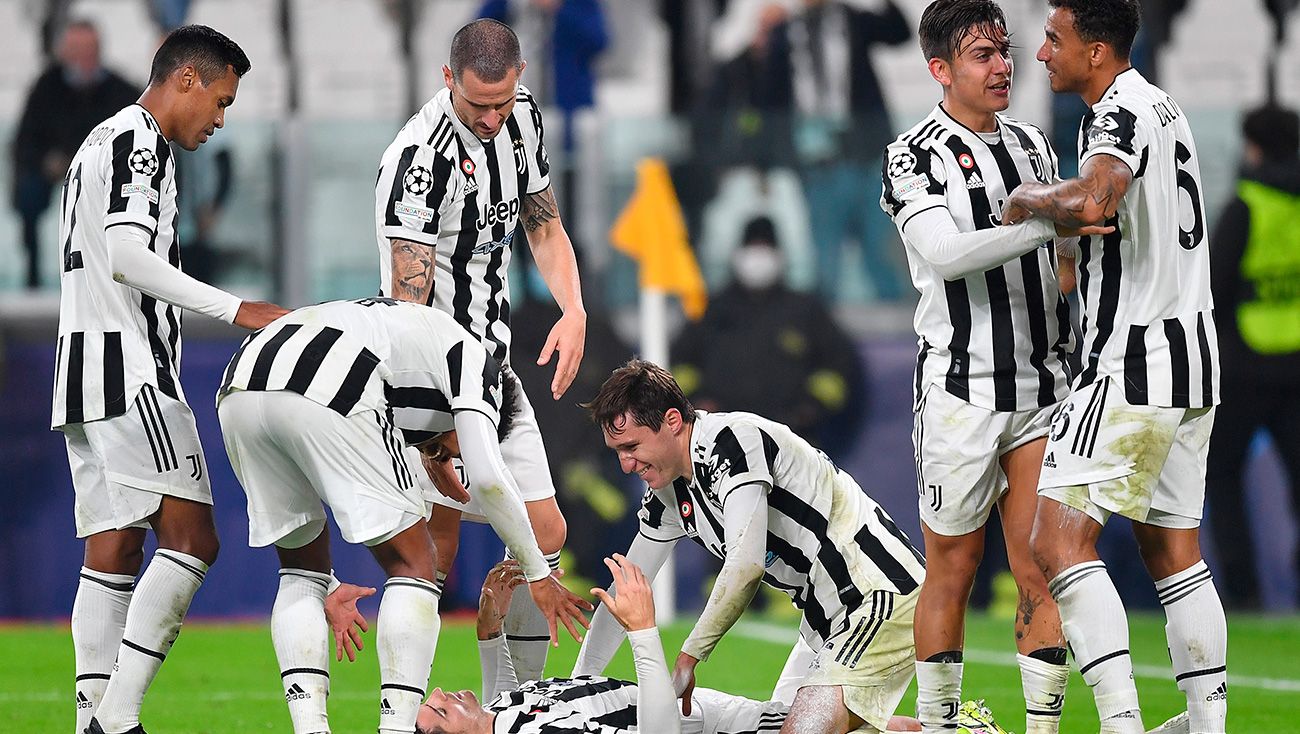 The players of the Juventus celebrate a goal