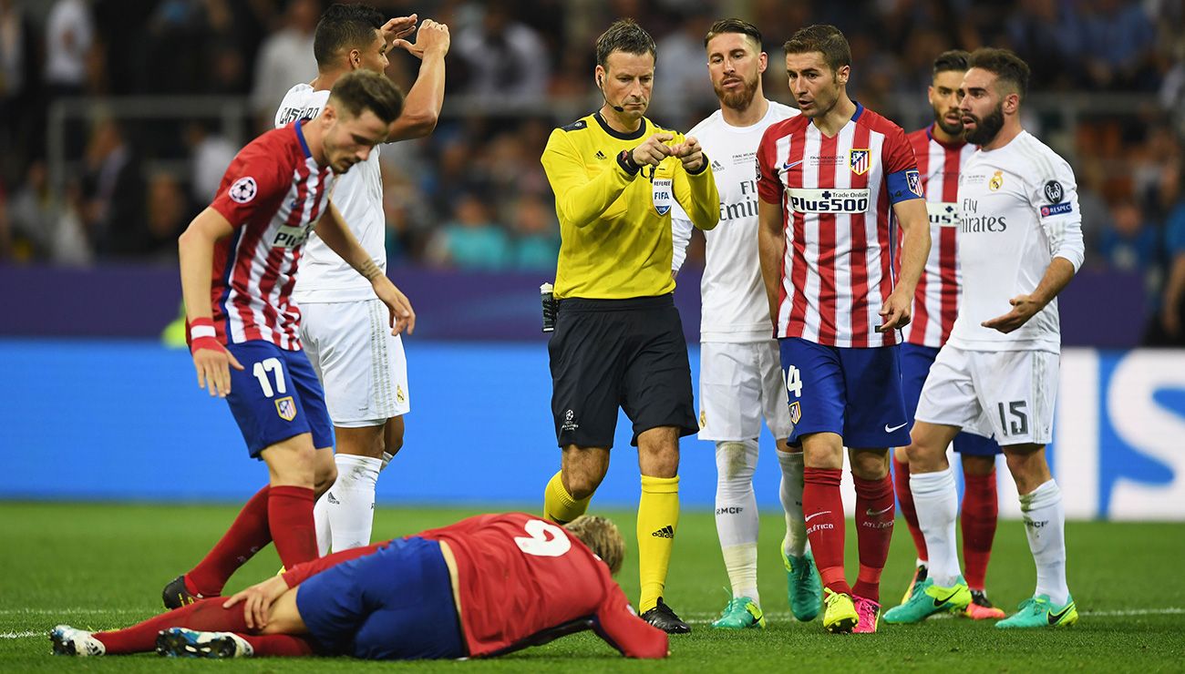 Clatenburg en la final de Champions de 2016 entre Madrid y Atleti