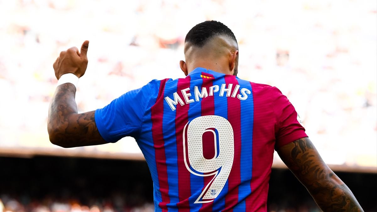 Memphis Depay, player of the FC Barcelona