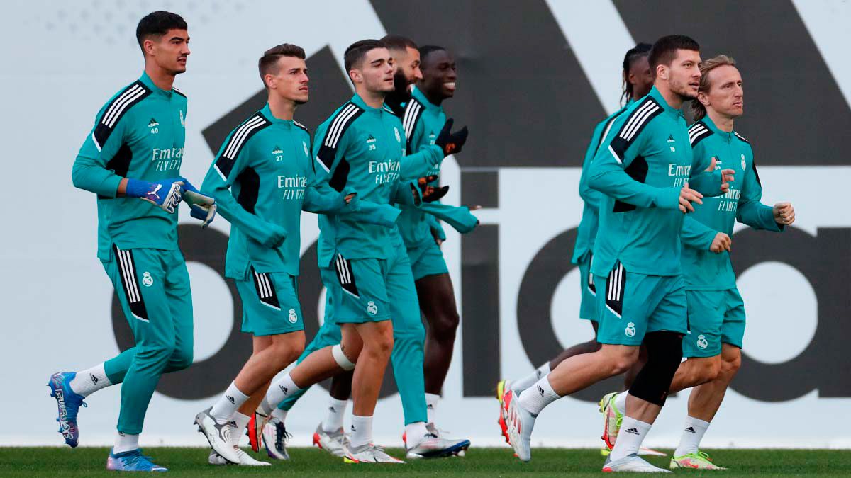 Several players of the Madrid in a training / Image: Twitter Official Real Madrid
