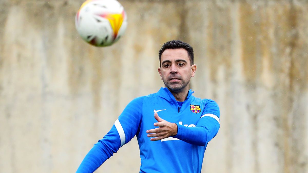 Xavi Hernández in a training of the FC Barcelona (Image: @FCBarcelona_is in Twitter)