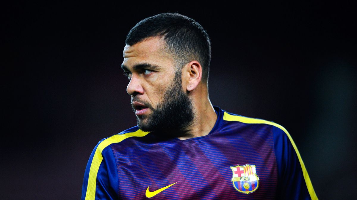 Dani Alves during a warm-up with Barça in 2015
