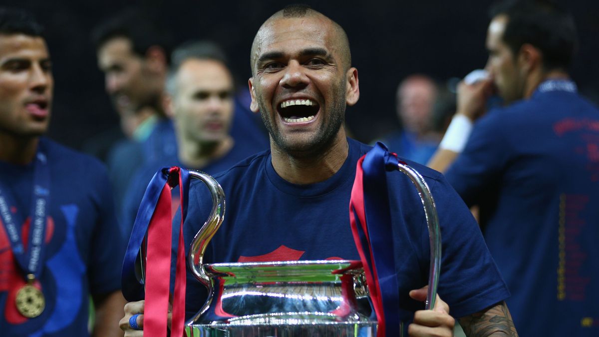 Dani Alves Celebrating the title of the Champions League with the Barça in 2015