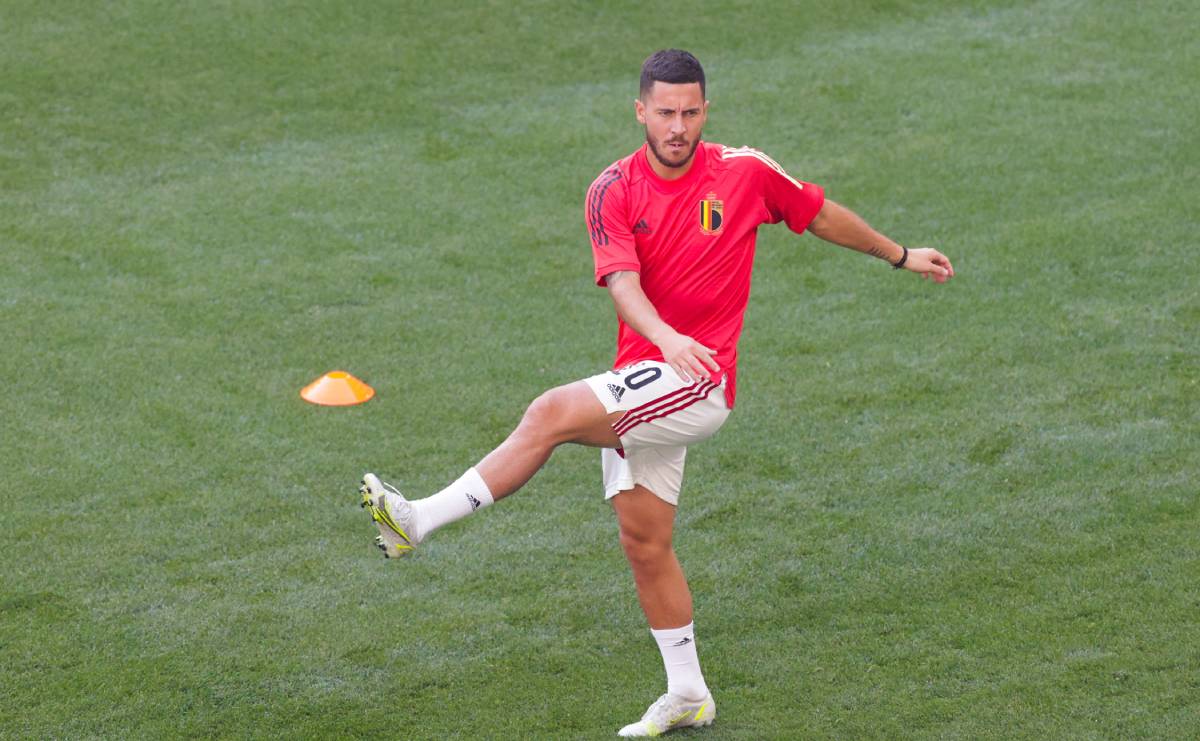 Eden Hazard calienta con la selección de Bélgica