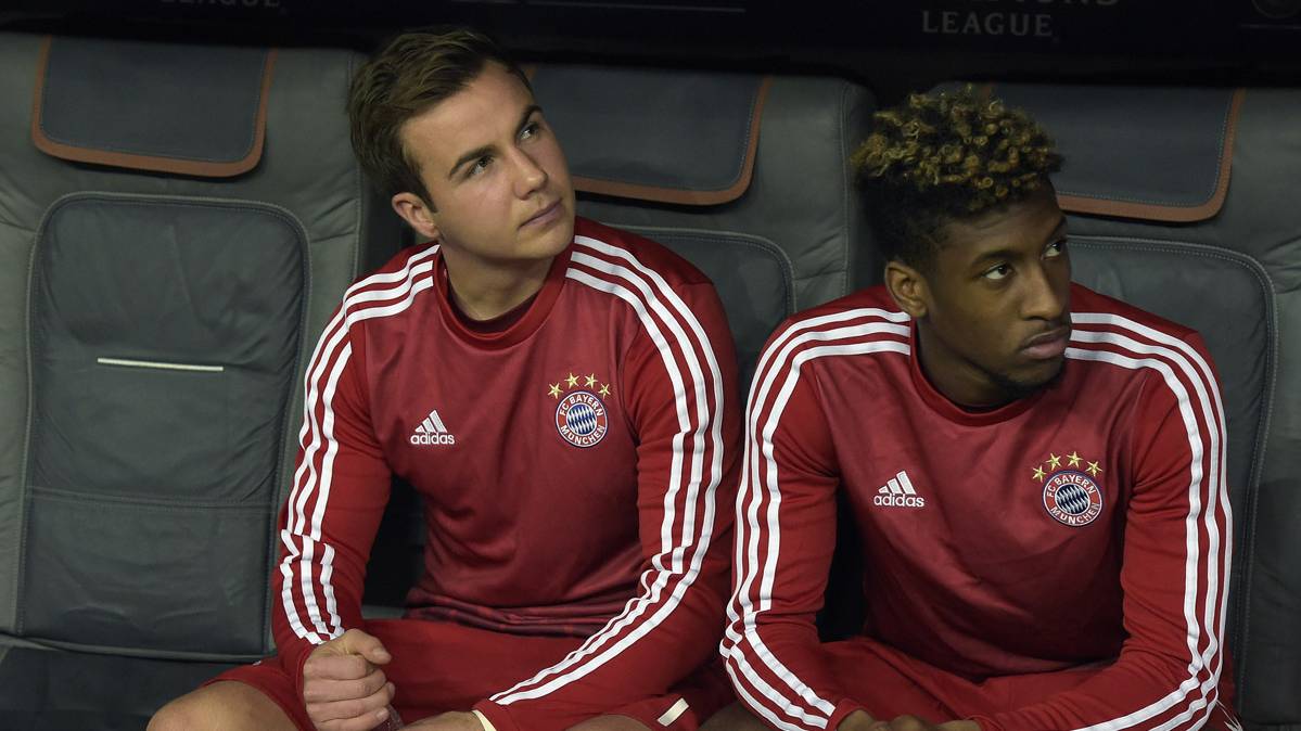 Mario Götze and Kinsey Eat, in the bench of the Bayern