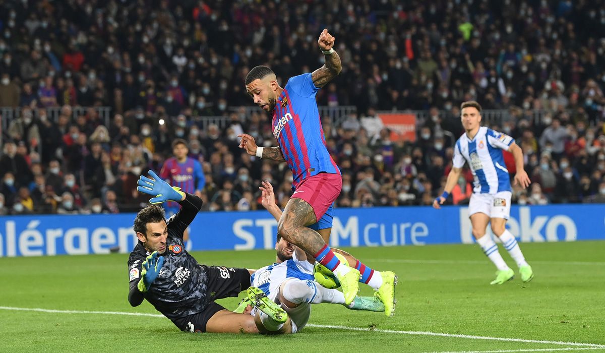 Memphis Depay During the derbi in front of the Espanyol