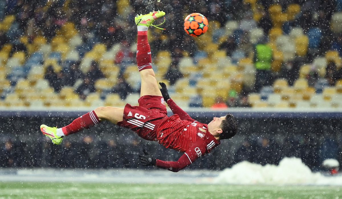Robert Lewandowski, in a played of Chilean during the party in front of the Dinamo of Kiev by the Champions