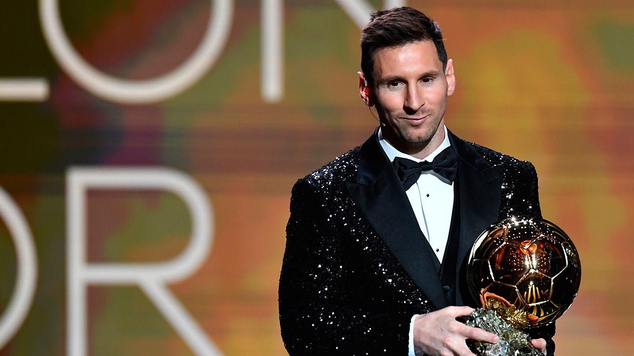 Leo Messi celebrates his seventh Balloon of Gold