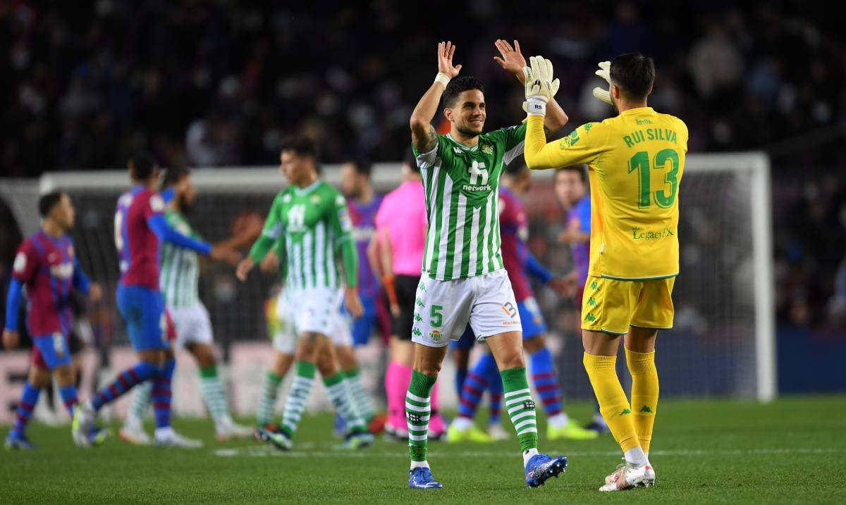 The Betis celebrates his victory in the Camp Nou
