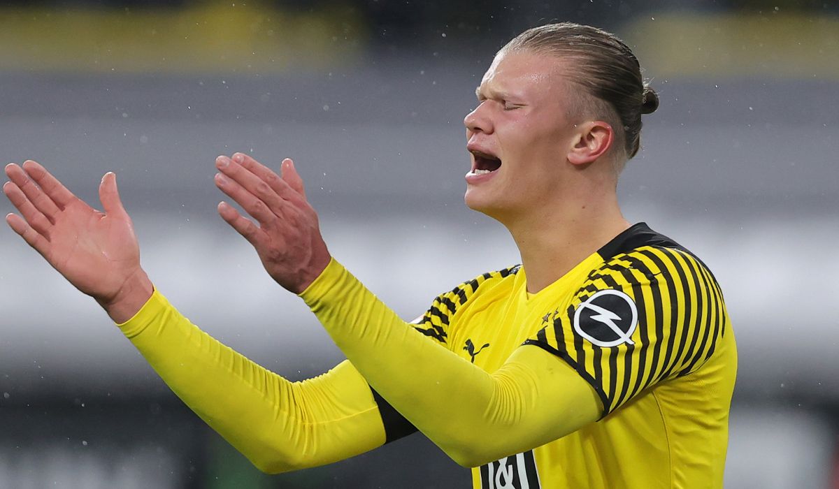 Haaland Angers  and raja against the referee of the Borussia-Bayern