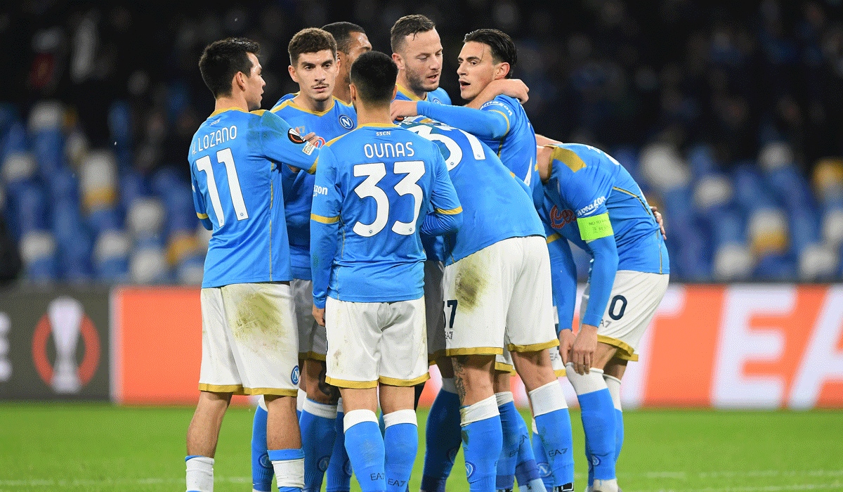 Jugadores del Napoli celebrando un tanto por la Europa League