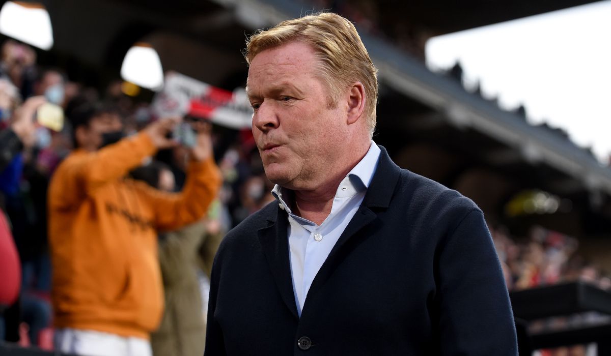 Ronald Koeman con gesto serio